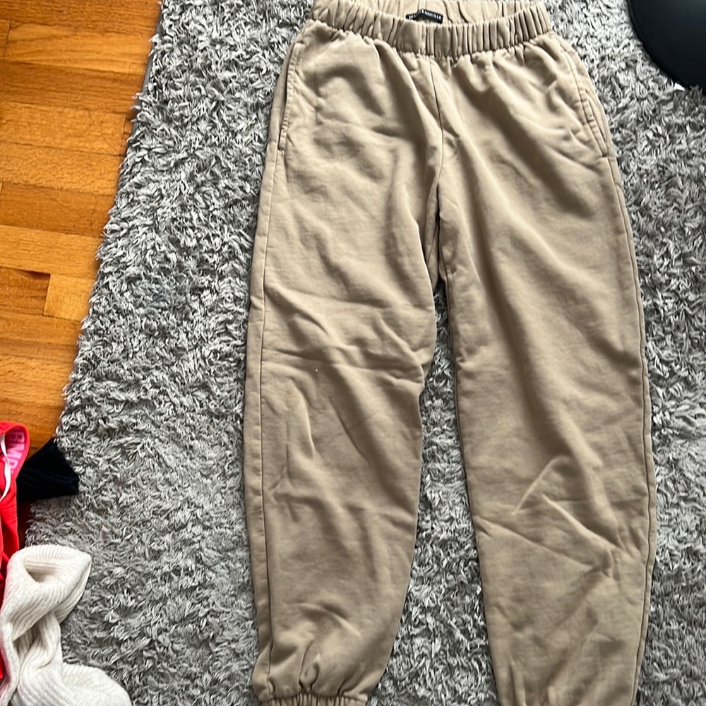 Brandy Melville tan jogger sweatpants